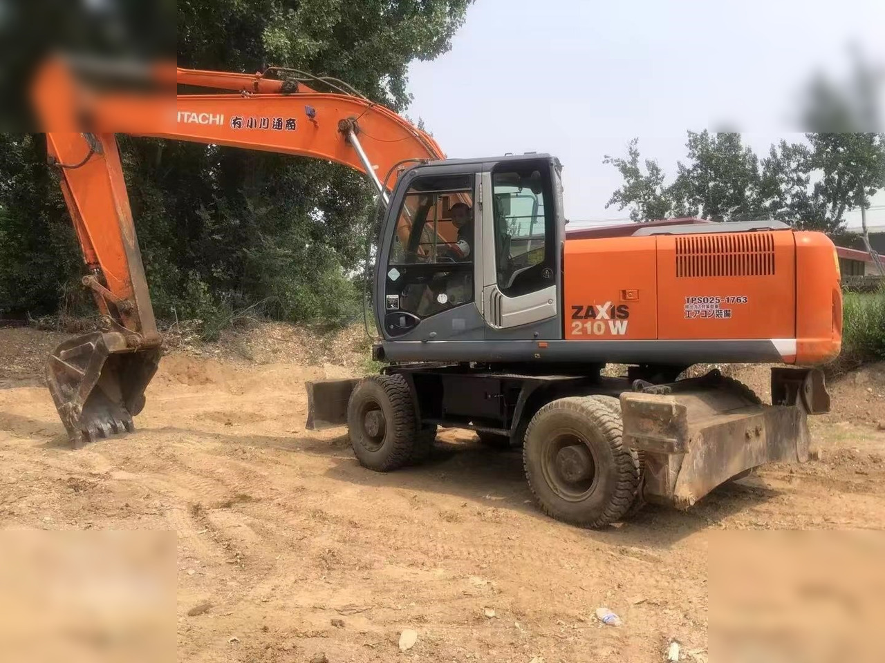 HITACHI ZX210W - حفار ذو عجلات: صورة 4 HITACHI ZX210W - حفار ذو عجلات: صورة 4