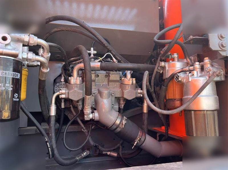 HITACHI ZX240-3 - حفار زاحف: صورة 5 HITACHI ZX240-3 - حفار زاحف: صورة 5