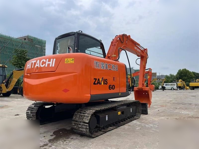 HITACHI ZX60 - حفار زاحف: صورة 3 HITACHI ZX60 - حفار زاحف: صورة 3
