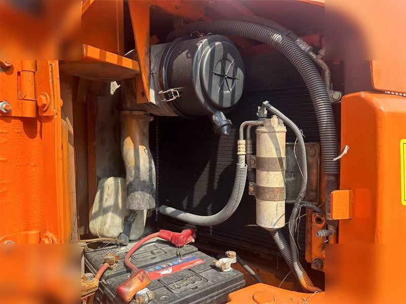 HITACHI ZX75US - حفار زاحف: صورة 5 HITACHI ZX75US - حفار زاحف: صورة 5