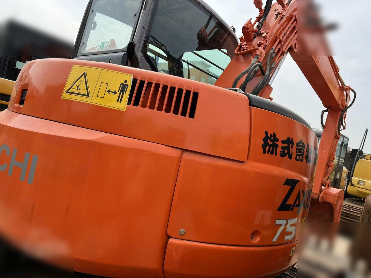 HITACHI ZX75US - حفار زاحف: صورة 4 HITACHI ZX75US - حفار زاحف: صورة 4
