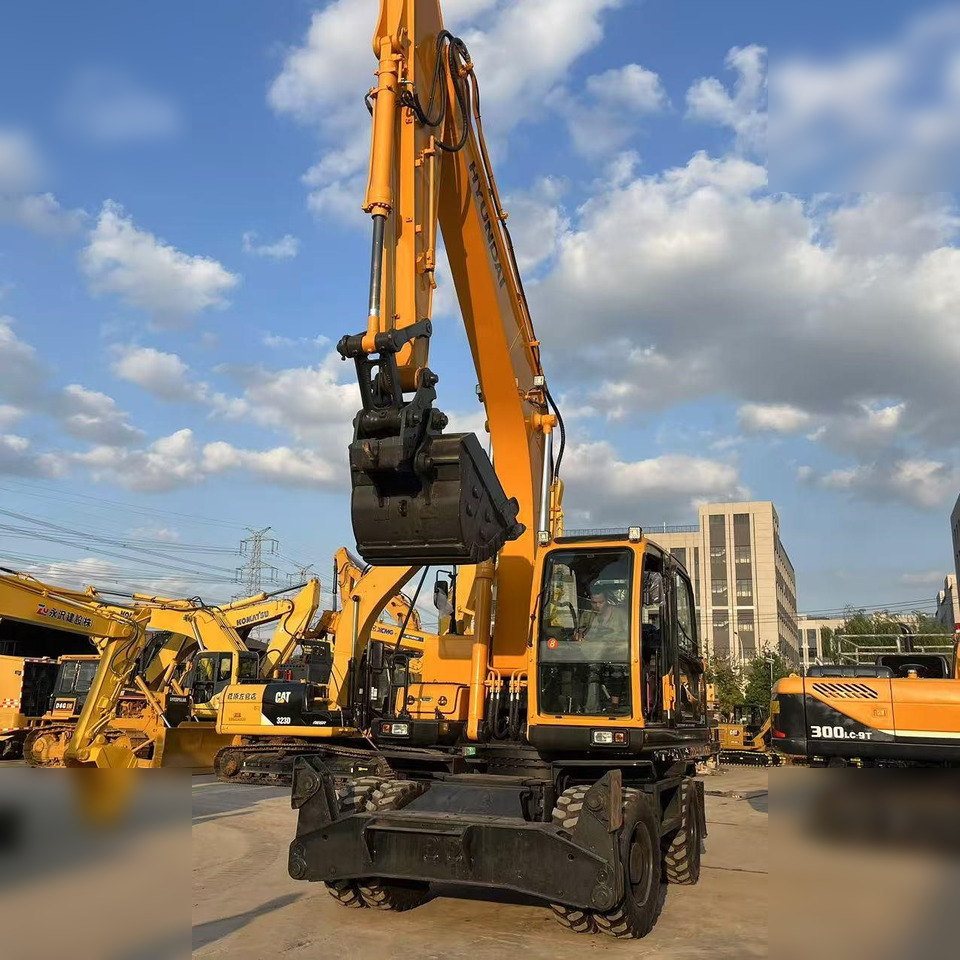 HYUNDAI ROBEX 210W-9 - حفار ذو عجلات: صورة 2 HYUNDAI ROBEX 210W-9 - حفار ذو عجلات: صورة 2