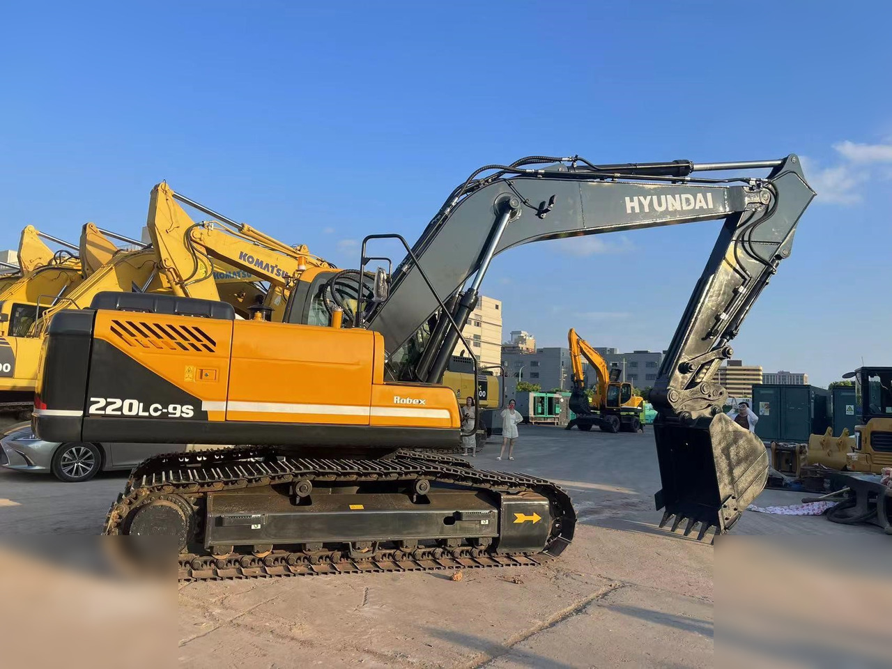 HYUNDAI ROBEX 220 LC-9S - حفار زاحف: صورة 2 HYUNDAI ROBEX 220 LC-9S - حفار زاحف: صورة 2