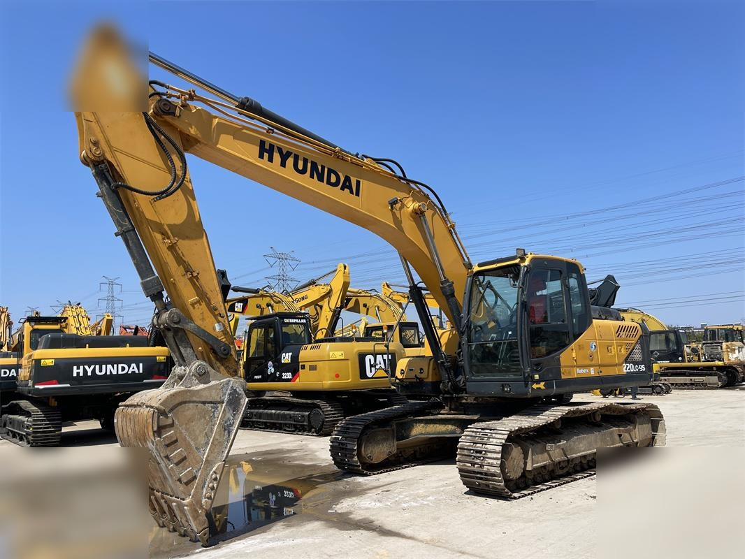 HYUNDAI ROBEX 220 LC-9S - حفار زاحف: صورة 1 HYUNDAI ROBEX 220 LC-9S - حفار زاحف: صورة 1