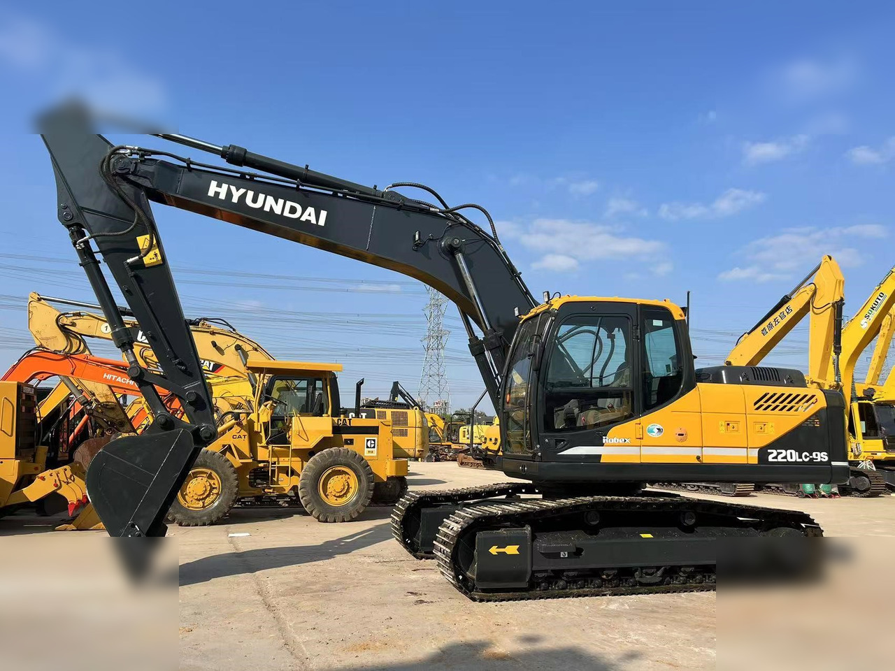 HYUNDAI ROBEX 220 LC-9S - حفار زاحف: صورة 1 HYUNDAI ROBEX 220 LC-9S - حفار زاحف: صورة 1