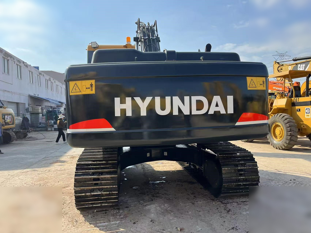 HYUNDAI ROBEX 220 LC-9S - حفار زاحف: صورة 3 HYUNDAI ROBEX 220 LC-9S - حفار زاحف: صورة 3