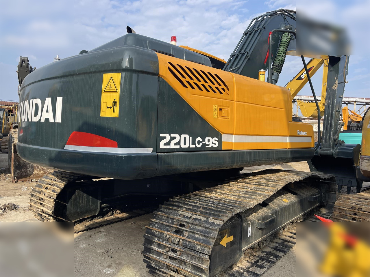 HYUNDAI ROBEX 220 LC-9S - حفار زاحف: صورة 3 HYUNDAI ROBEX 220 LC-9S - حفار زاحف: صورة 3