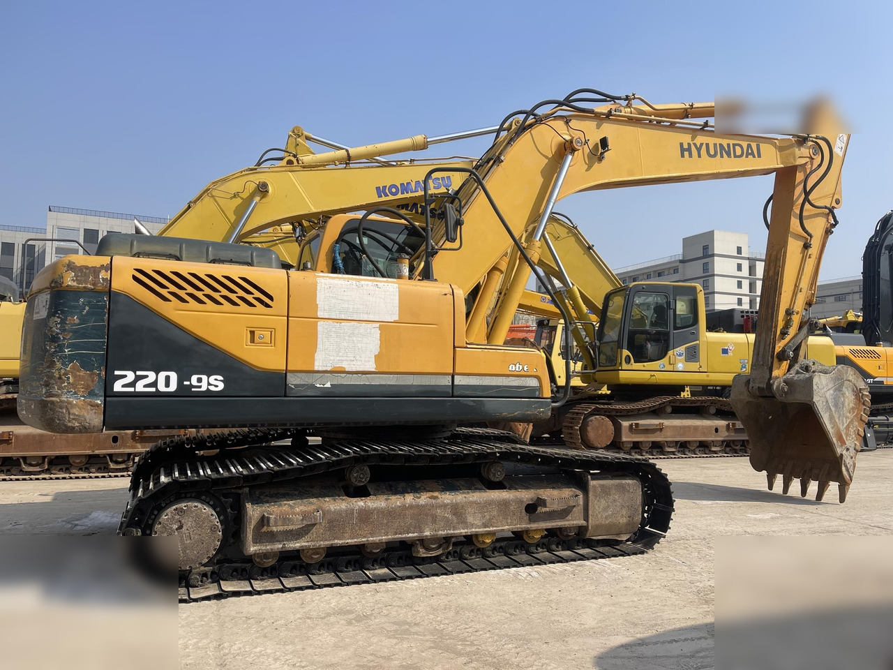 HYUNDAI ROBEX 220 LC-9S - حفار زاحف: صورة 2 HYUNDAI ROBEX 220 LC-9S - حفار زاحف: صورة 2