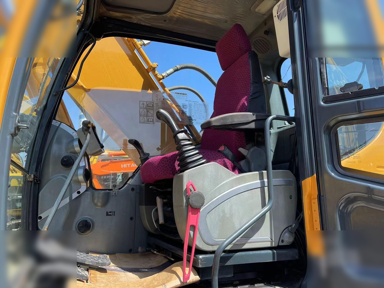 حفار زاحف HYUNDAI ROBEX 220 LC-9S: صورة 11