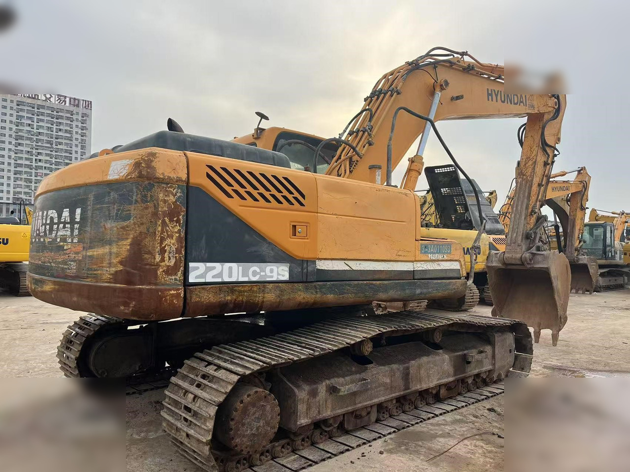 HYUNDAI ROBEX 220 LC-9S - حفار زاحف: صورة 2 HYUNDAI ROBEX 220 LC-9S - حفار زاحف: صورة 2