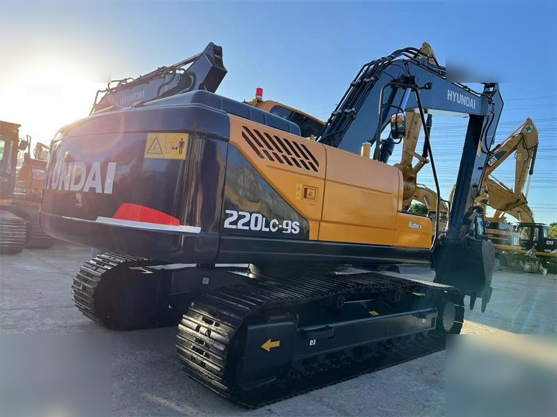 HYUNDAI ROBEX 220 LC-9S - حفار زاحف: صورة 3 HYUNDAI ROBEX 220 LC-9S - حفار زاحف: صورة 3
