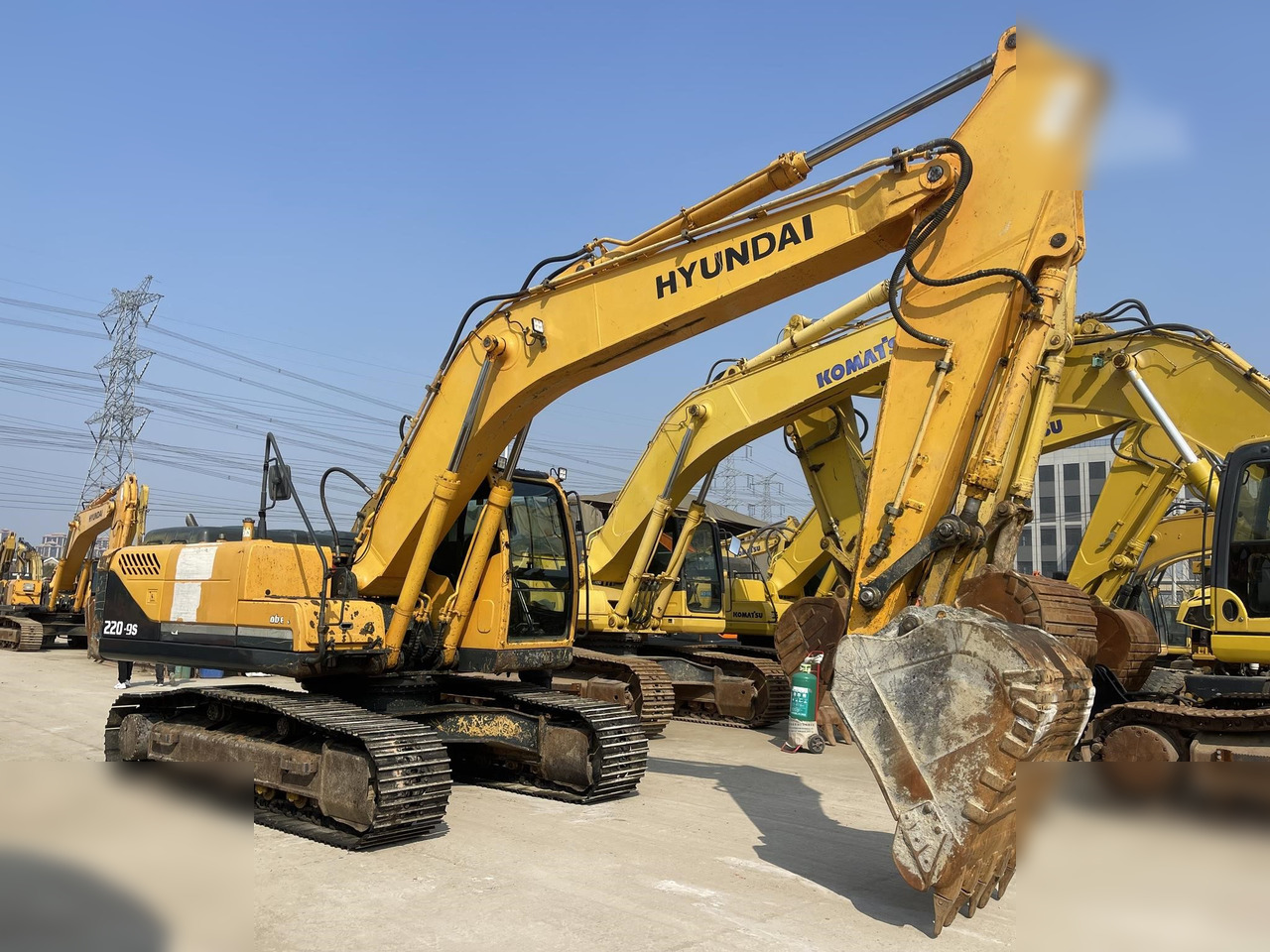 HYUNDAI ROBEX 220 LC-9S - حفار زاحف: صورة 4 HYUNDAI ROBEX 220 LC-9S - حفار زاحف: صورة 4