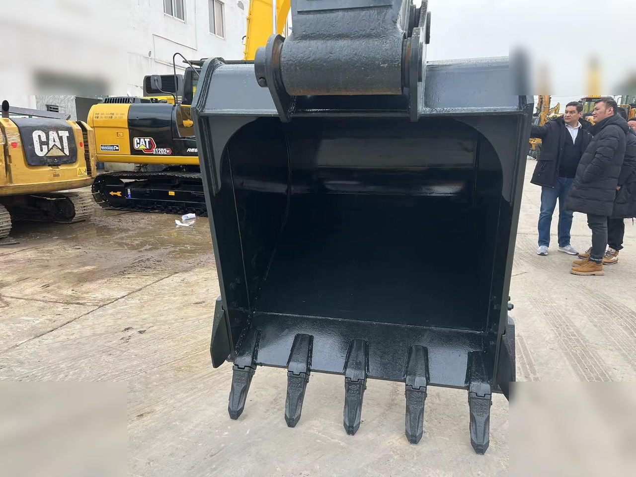 HYUNDAI ROBEX 305 LC-9T - حفار زاحف: صورة 3 HYUNDAI ROBEX 305 LC-9T - حفار زاحف: صورة 3