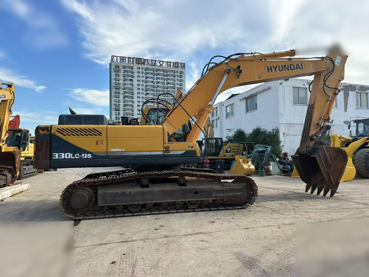 HYUNDAI ROBEX 330 LC-9S - حفار زاحف: صورة 2 HYUNDAI ROBEX 330 LC-9S - حفار زاحف: صورة 2