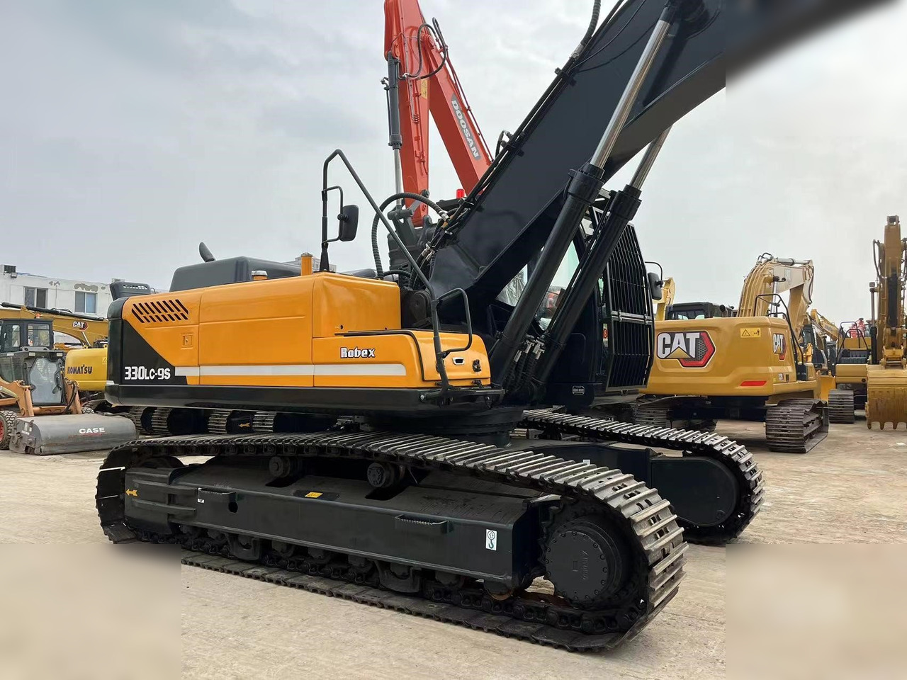 HYUNDAI ROBEX 330 LC-9S - حفار زاحف: صورة 5 HYUNDAI ROBEX 330 LC-9S - حفار زاحف: صورة 5
