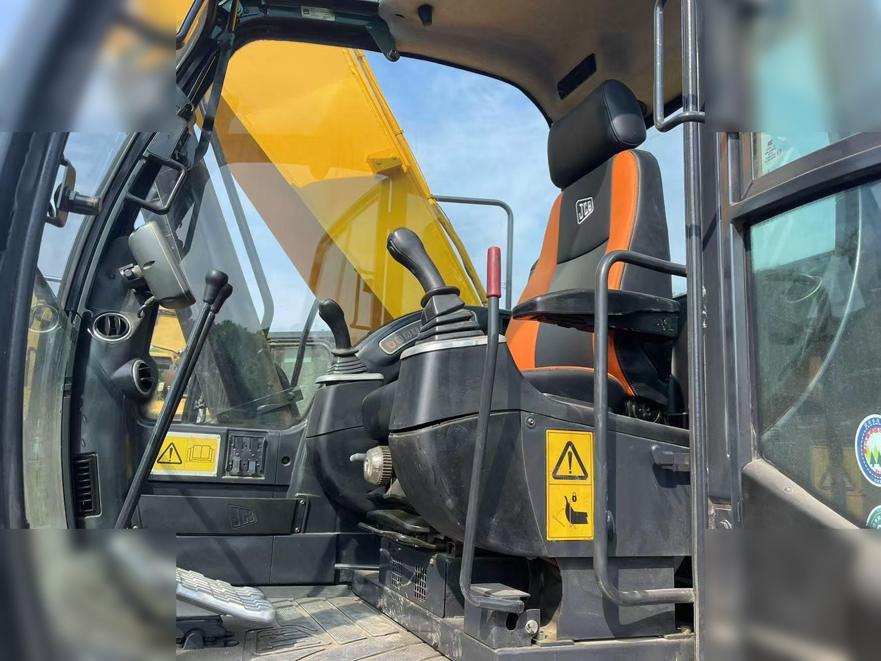 JCB JS220 LC - حفار زاحف: صورة 5 JCB JS220 LC - حفار زاحف: صورة 5