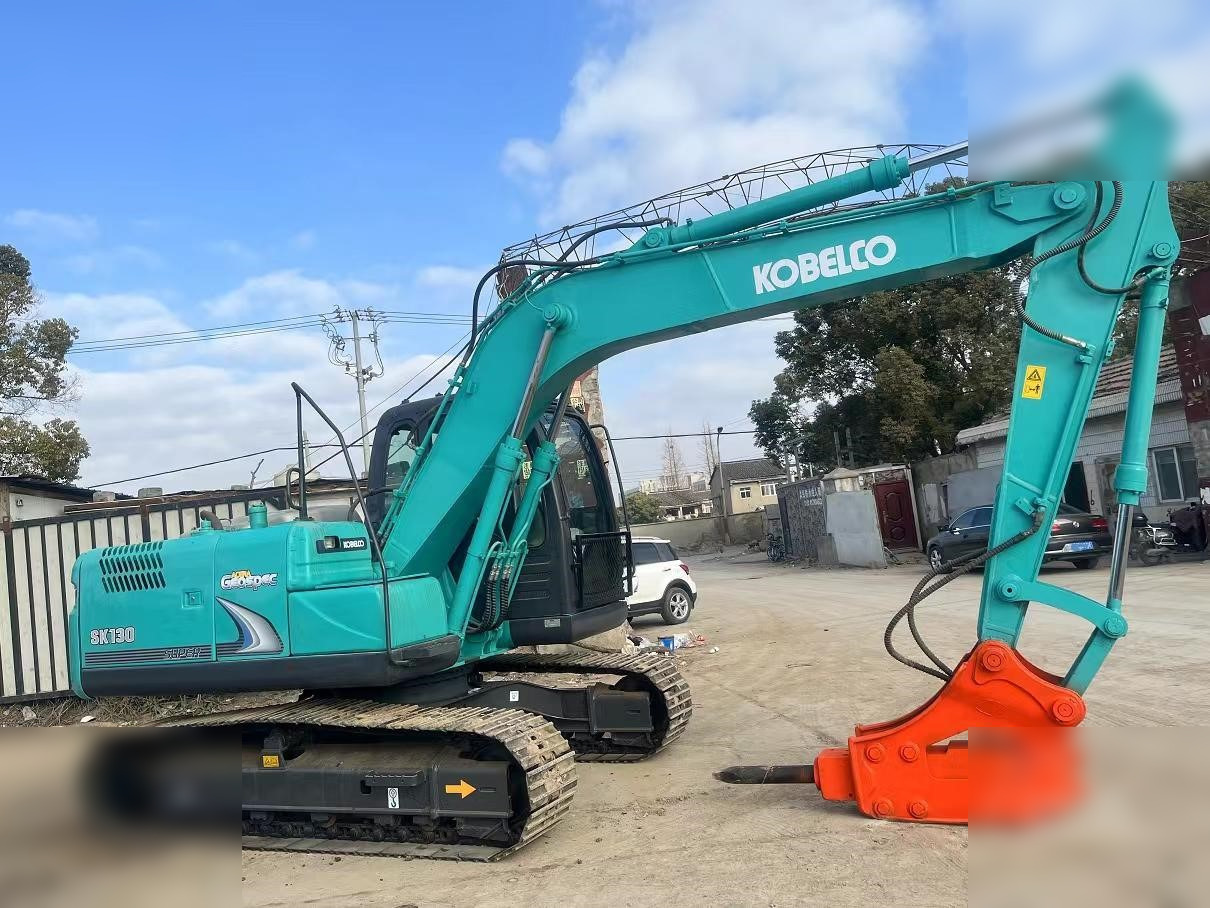 KOBELCO SK130-8 - حفار زاحف: صورة 4 KOBELCO SK130-8 - حفار زاحف: صورة 4