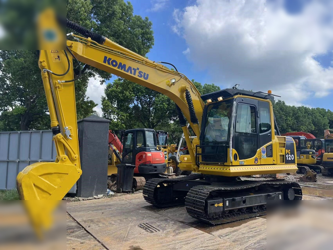 KOMATSU PC120-8 - حفار زاحف: صورة 4 KOMATSU PC120-8 - حفار زاحف: صورة 4