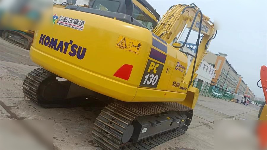 KOMATSU PC130-7 - حفار زاحف: صورة 5 KOMATSU PC130-7 - حفار زاحف: صورة 5