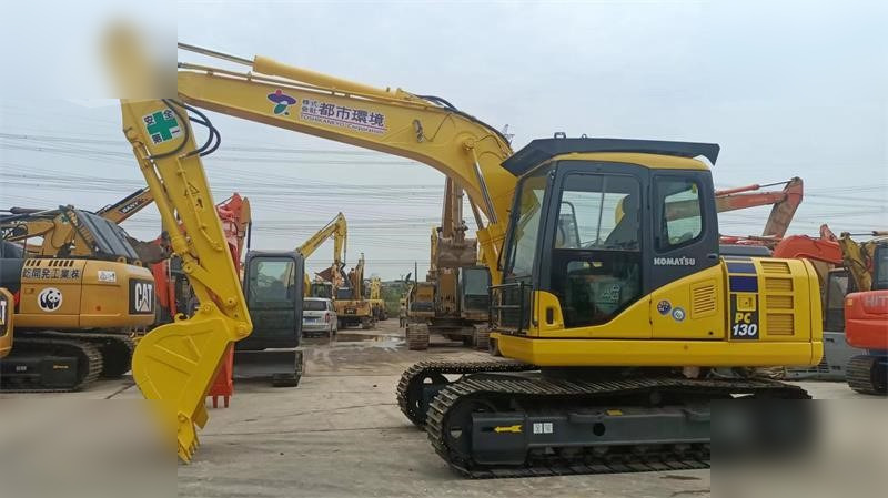 KOMATSU PC130-7 - حفار زاحف: صورة 2 KOMATSU PC130-7 - حفار زاحف: صورة 2