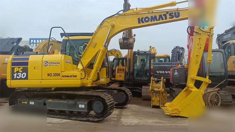 KOMATSU PC130-7 - حفار زاحف: صورة 3 KOMATSU PC130-7 - حفار زاحف: صورة 3