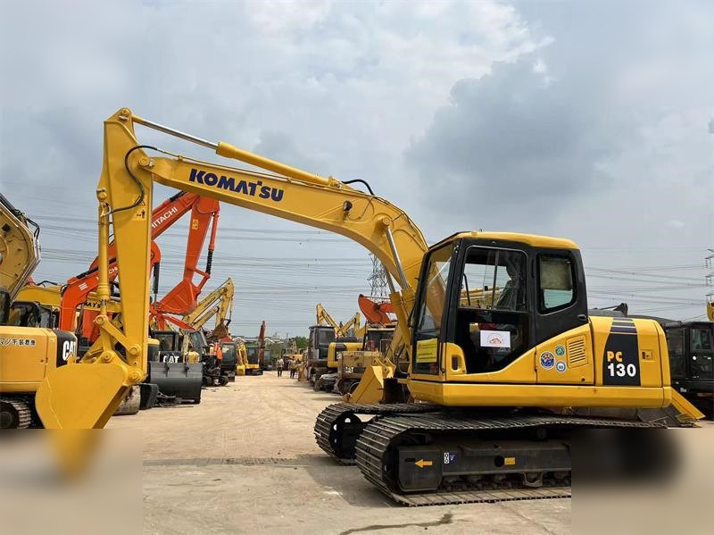 KOMATSU PC130-7 - حفار زاحف: صورة 5 KOMATSU PC130-7 - حفار زاحف: صورة 5