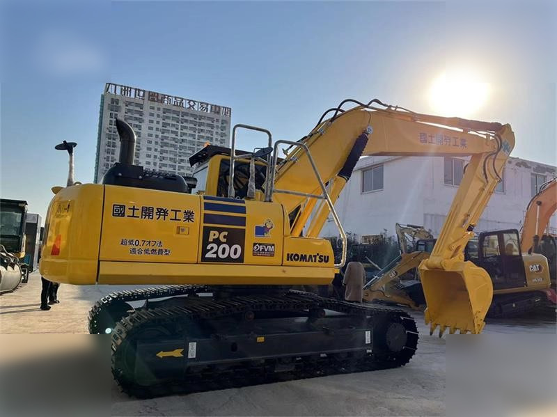 KOMATSU PC200-8N1 - حفار زاحف: صورة 2 KOMATSU PC200-8N1 - حفار زاحف: صورة 2