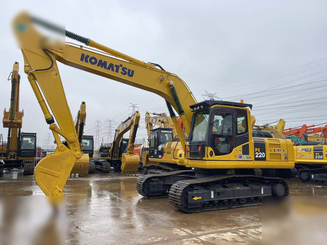 KOMATSU PC200-8 - حفار زاحف: صورة 2 KOMATSU PC200-8 - حفار زاحف: صورة 2
