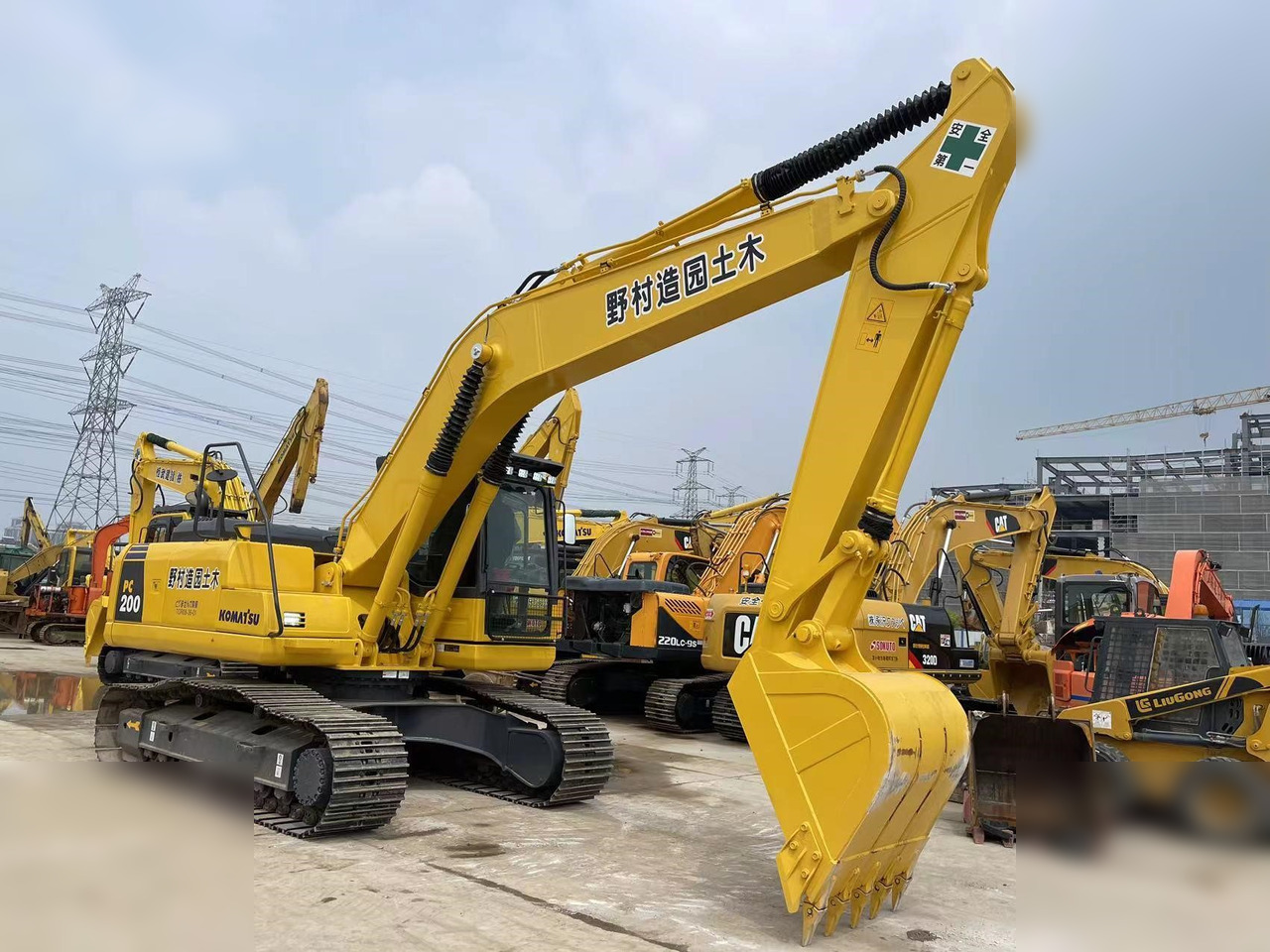 KOMATSU PC200-8 - حفار زاحف: صورة 5 KOMATSU PC200-8 - حفار زاحف: صورة 5