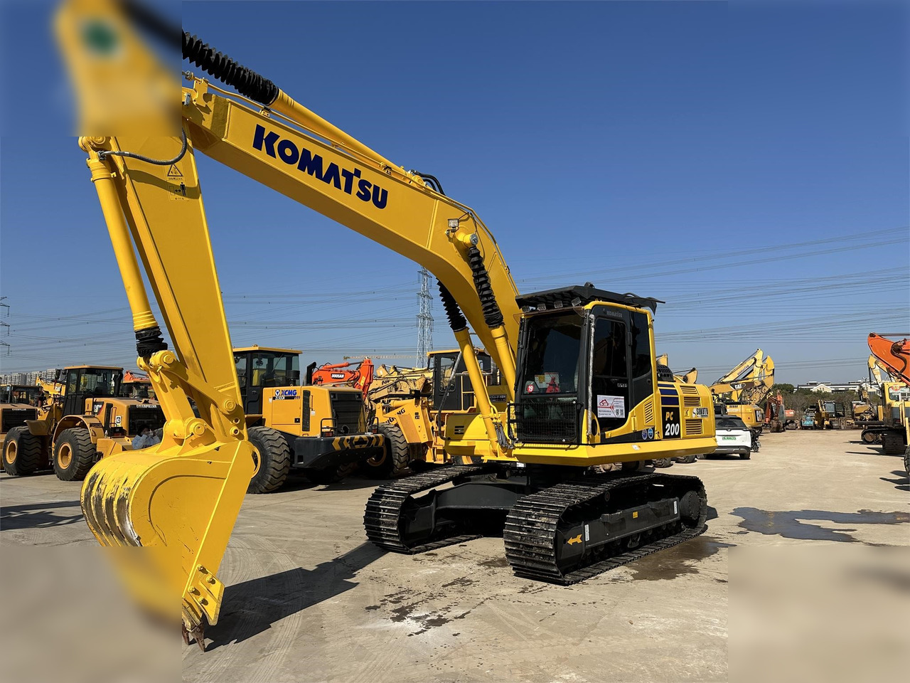 KOMATSU PC200-8 - حفار زاحف: صورة 2 KOMATSU PC200-8 - حفار زاحف: صورة 2