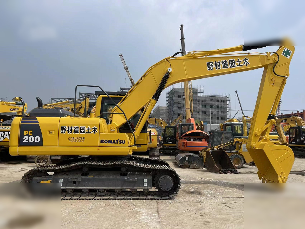 KOMATSU PC200-8 - حفار زاحف: صورة 1 KOMATSU PC200-8 - حفار زاحف: صورة 1