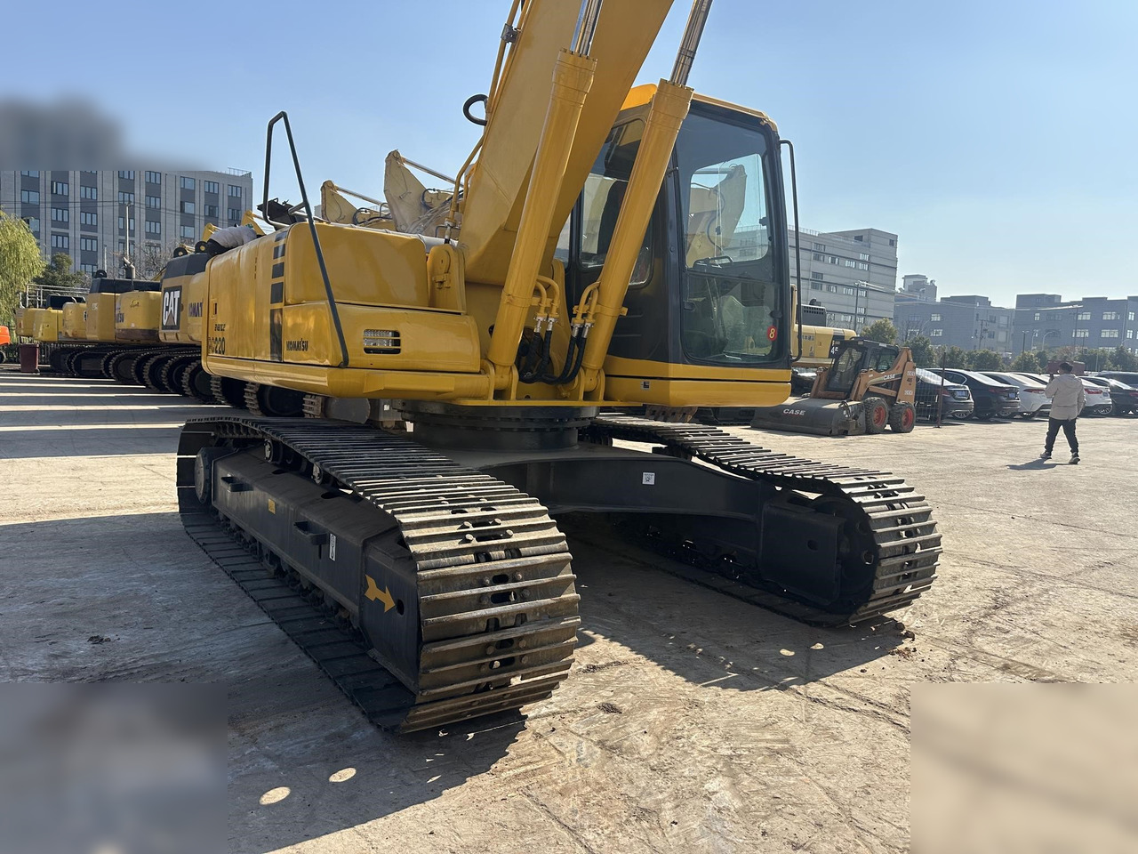 KOMATSU PC220-6 - حفار زاحف: صورة 5 KOMATSU PC220-6 - حفار زاحف: صورة 5