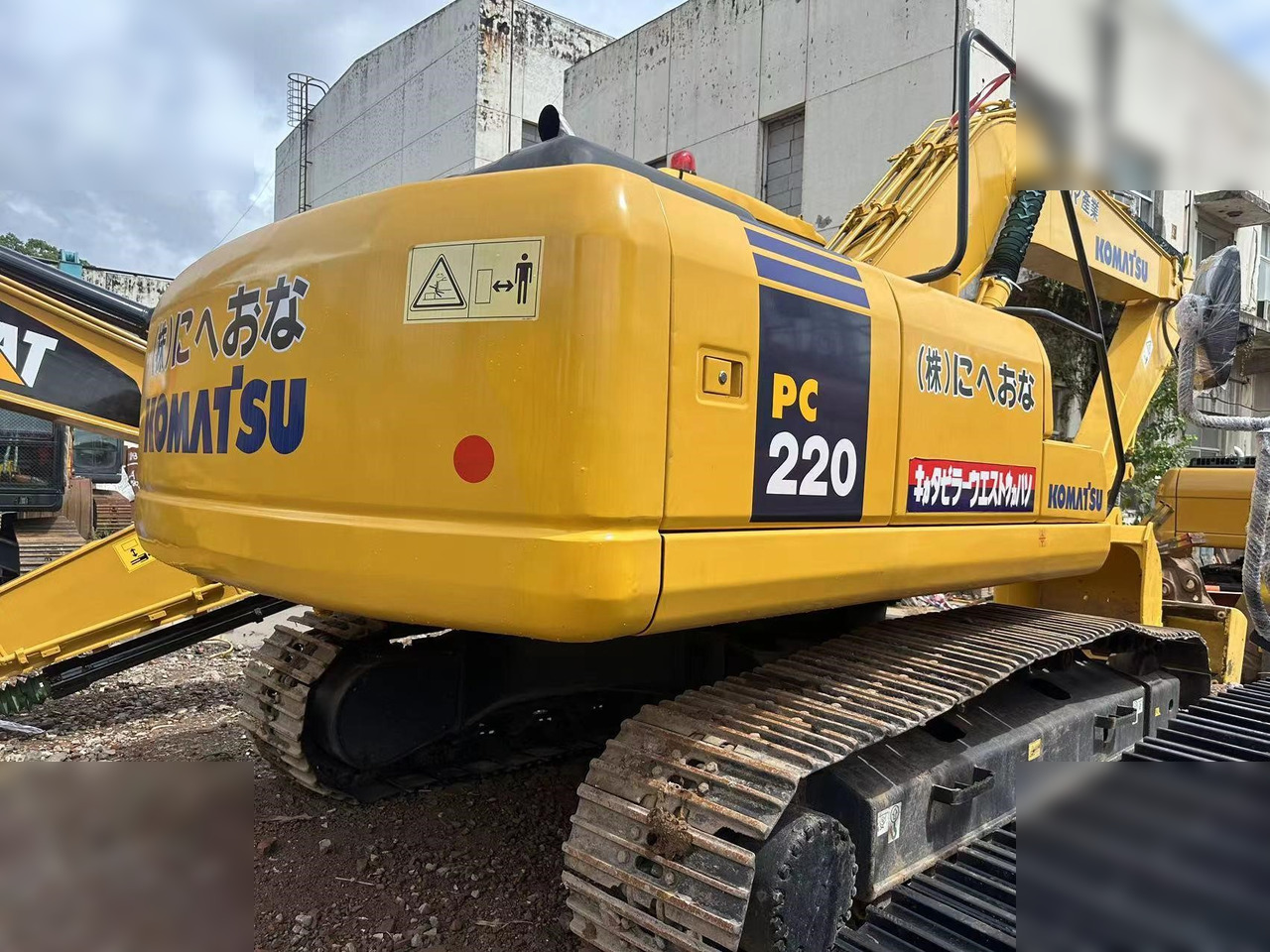KOMATSU PC220-7 - حفار زاحف: صورة 1 KOMATSU PC220-7 - حفار زاحف: صورة 1
