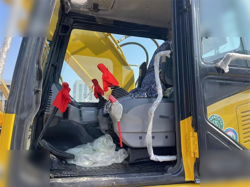 حفار زاحف KOMATSU PC220-7: صورة 8