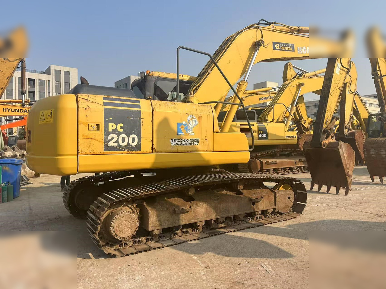 KOMATSU PC220-7 - حفار زاحف: صورة 3 KOMATSU PC220-7 - حفار زاحف: صورة 3