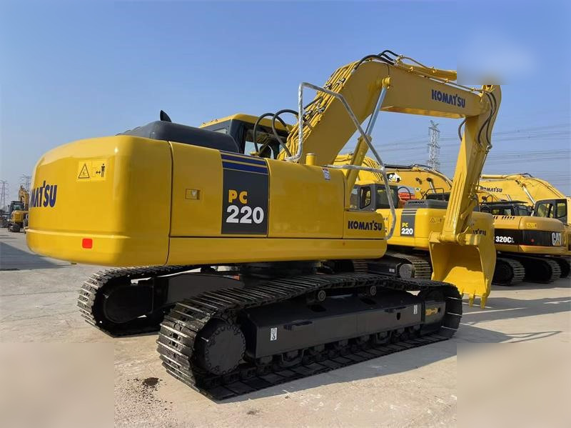 KOMATSU PC220-7 - حفار زاحف: صورة 2 KOMATSU PC220-7 - حفار زاحف: صورة 2