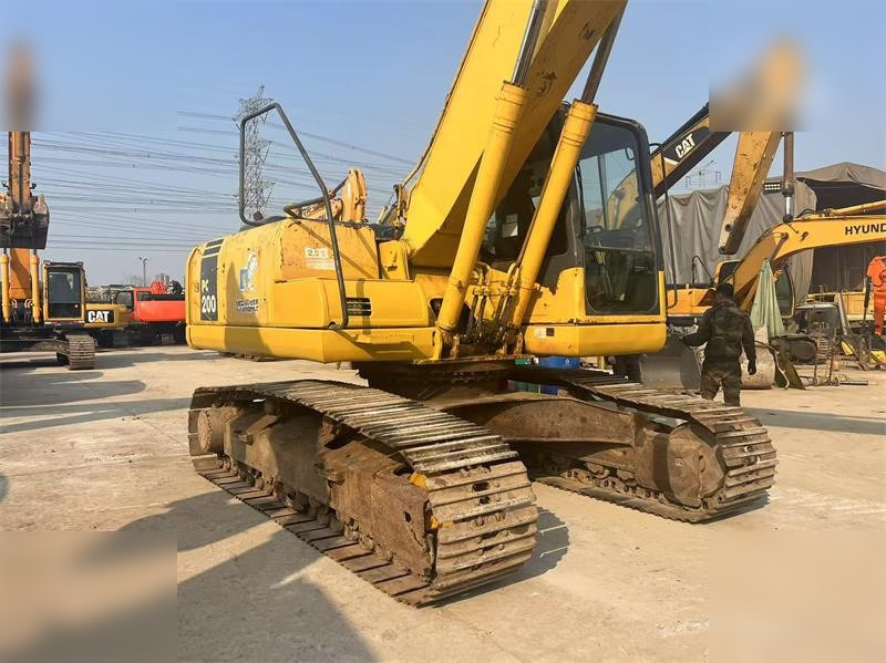 KOMATSU PC220-7 - حفار زاحف: صورة 5 KOMATSU PC220-7 - حفار زاحف: صورة 5