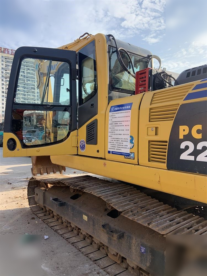 KOMATSU PC220-8N1 - حفار زاحف: صورة 2 KOMATSU PC220-8N1 - حفار زاحف: صورة 2