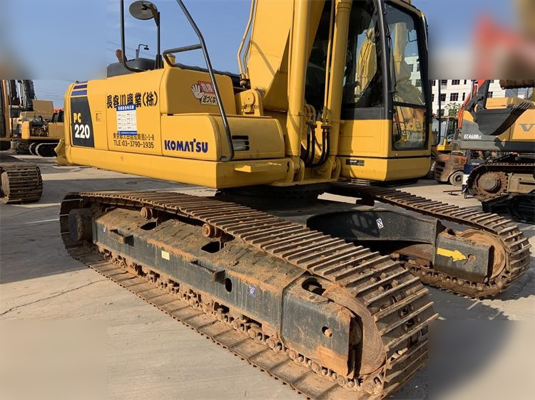 KOMATSU PC220-8N1 - حفار زاحف: صورة 4 KOMATSU PC220-8N1 - حفار زاحف: صورة 4