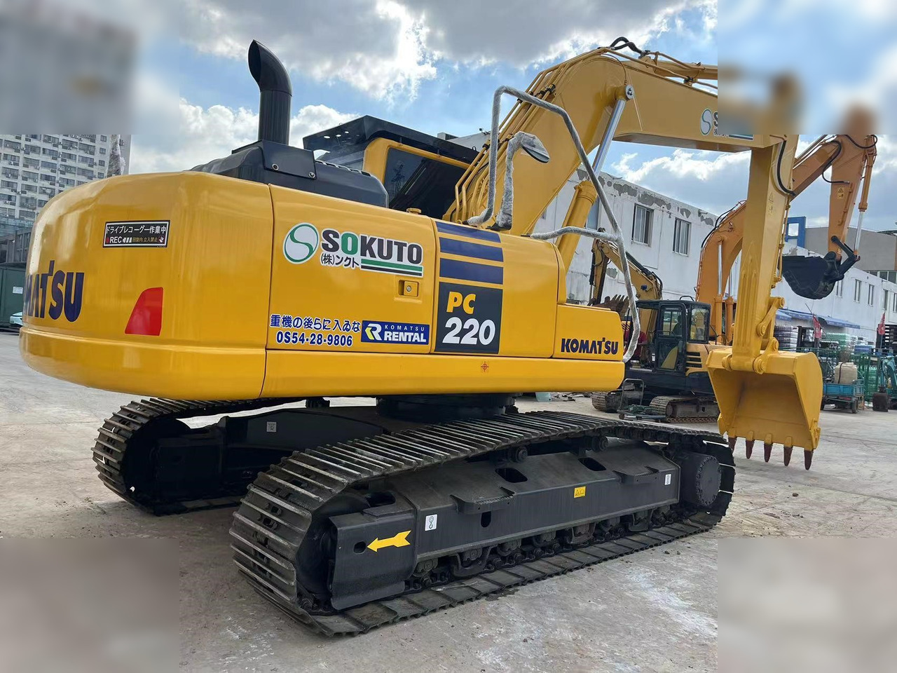 KOMATSU PC220-8 - حفار زاحف: صورة 5 KOMATSU PC220-8 - حفار زاحف: صورة 5