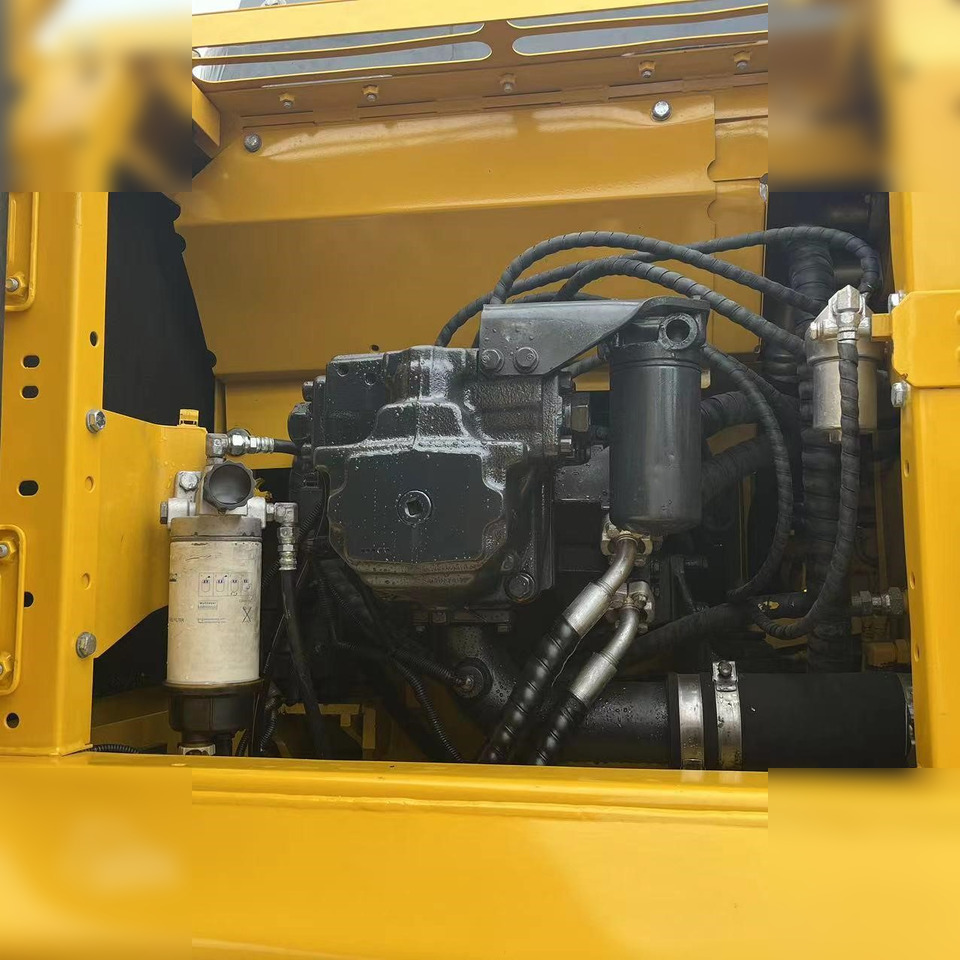 KOMATSU PC240 LC-8 - حفار زاحف: صورة 5 KOMATSU PC240 LC-8 - حفار زاحف: صورة 5