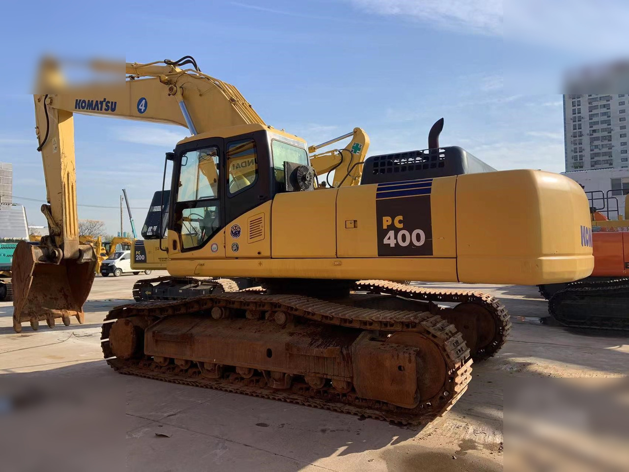 KOMATSU PC400-7 - حفار زاحف: صورة 3 KOMATSU PC400-7 - حفار زاحف: صورة 3