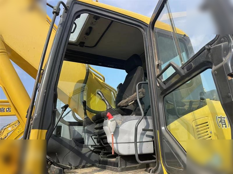 KOMATSU PC400-7 - حفار زاحف: صورة 5 KOMATSU PC400-7 - حفار زاحف: صورة 5