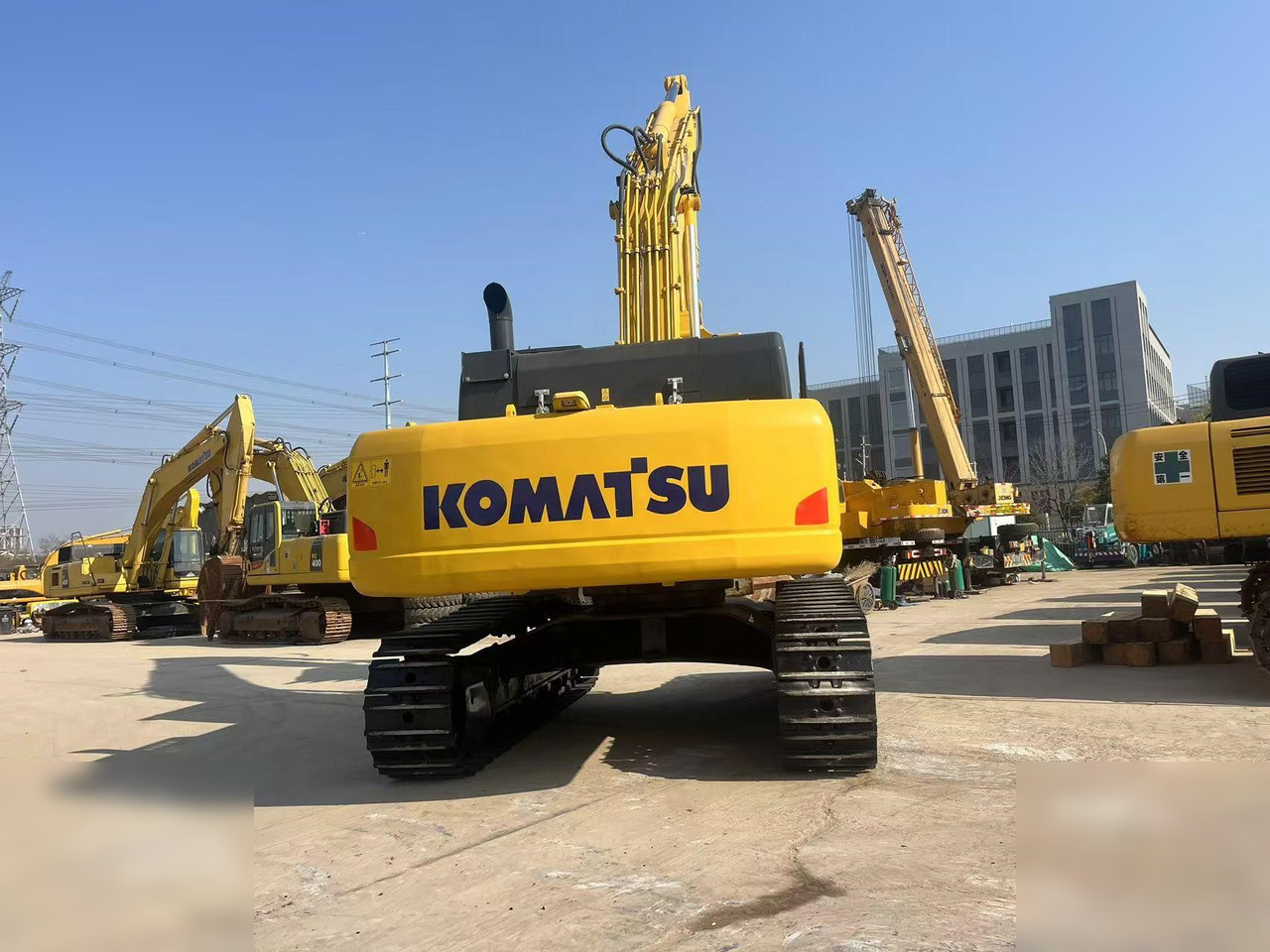 KOMATSU PC400-8R - حفار زاحف: صورة 3 KOMATSU PC400-8R - حفار زاحف: صورة 3