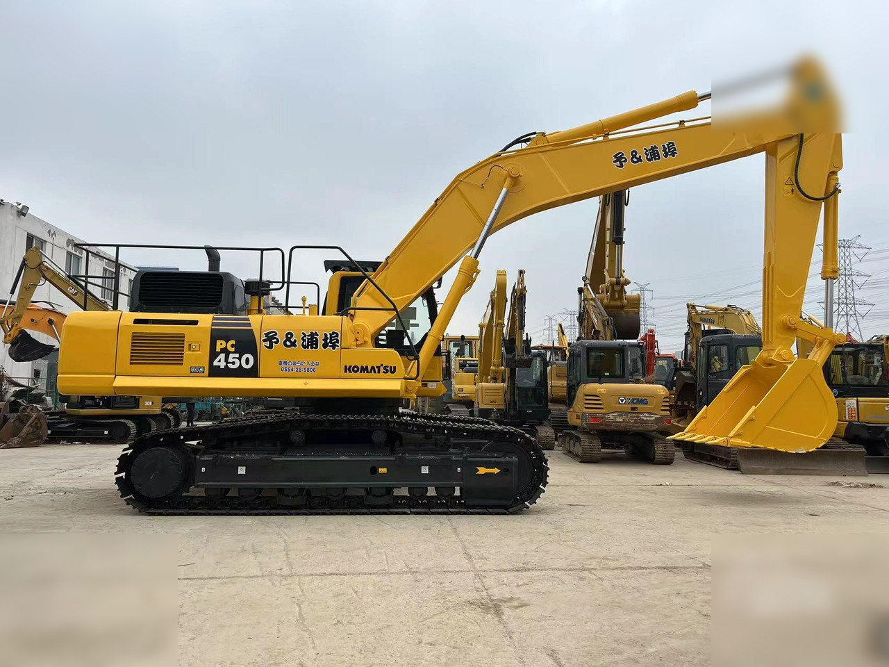 KOMATSU PC450-8 - حفار زاحف: صورة 1 KOMATSU PC450-8 - حفار زاحف: صورة 1