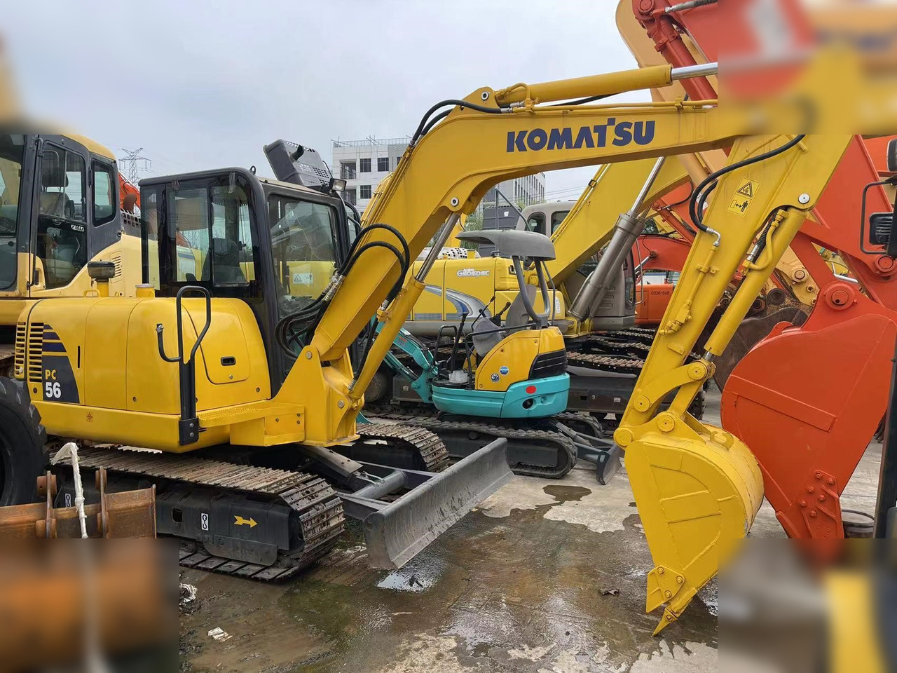 KOMATSU PC56-7 - حفار صغير: صورة 1 KOMATSU PC56-7 - حفار صغير: صورة 1