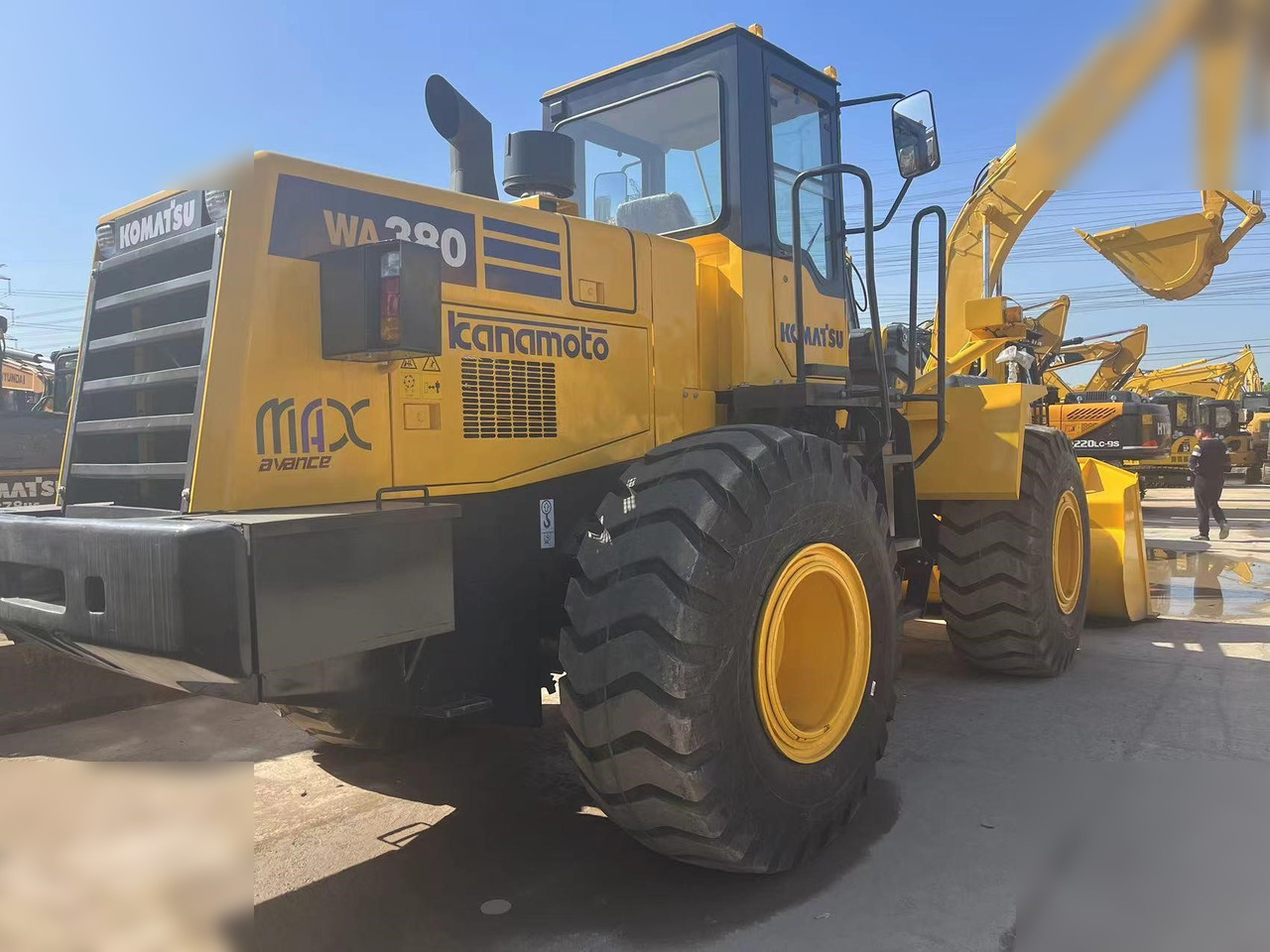 KOMATSU WA320-3 - اللودر بعجل: صورة 2 KOMATSU WA320-3 - اللودر بعجل: صورة 2