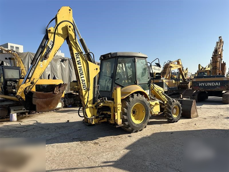 NEW HOLLAND LB95B-4PT - لودر ذو محراث خلفي/ باكهو: صورة 1 NEW HOLLAND LB95B-4PT - لودر ذو محراث خلفي/ باكهو: صورة 1