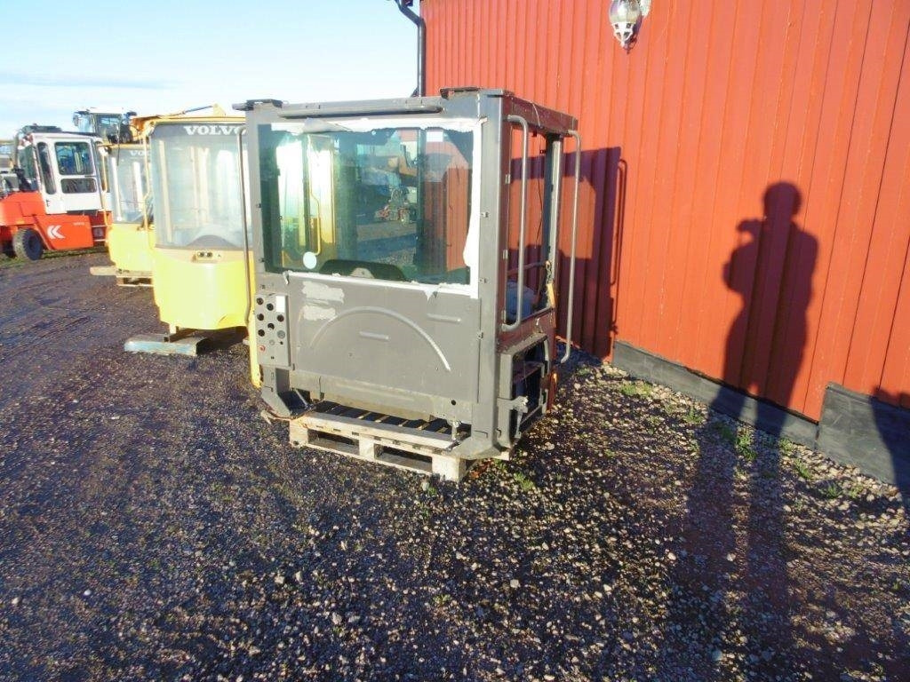 Hytt Volvo L60F  - كابينة - آلات الإنشاء: صورة 1 Hytt Volvo L60F  - كابينة - آلات الإنشاء: صورة 1