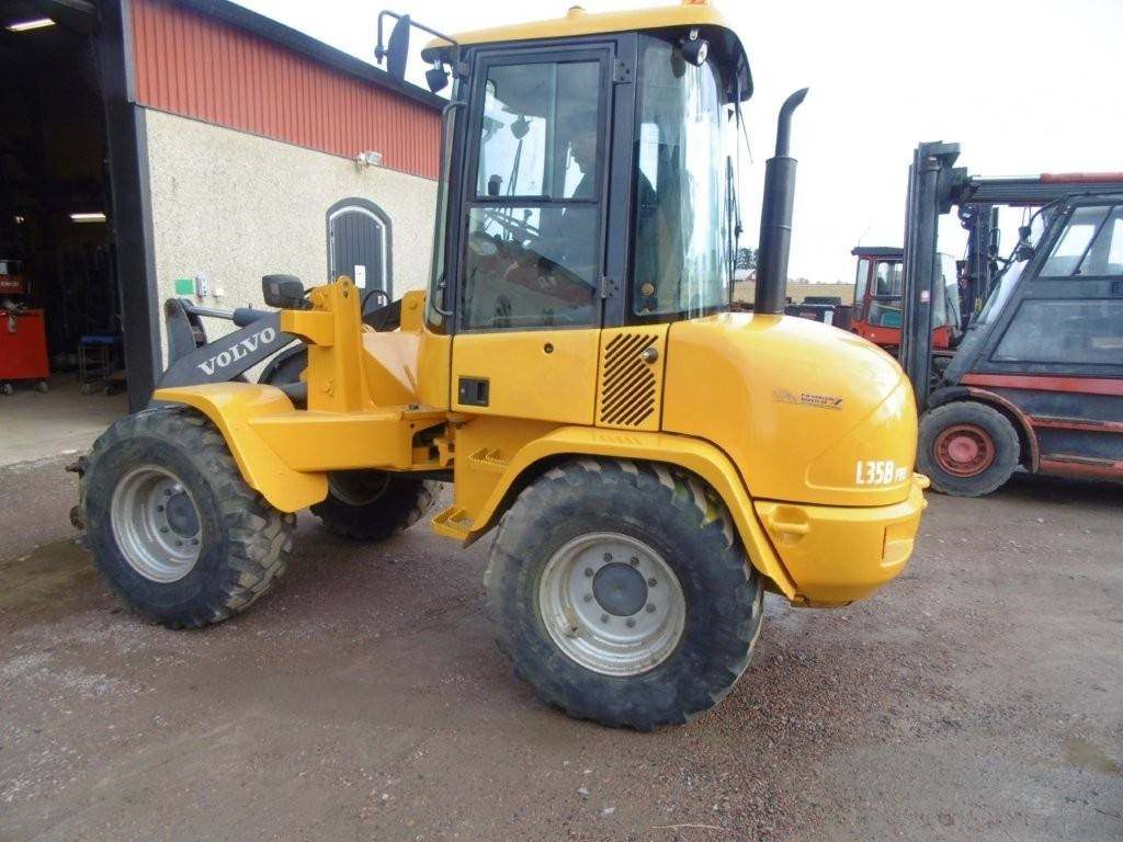 Volvo L 35 - اللودر بعجل: صورة 4 Volvo L 35 - اللودر بعجل: صورة 4